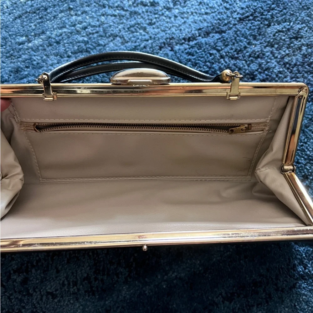 Black Handbag - Picture 2 of 4